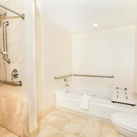 Doubletree By Hilton Ocean Point Resort - North Miami Beach-2